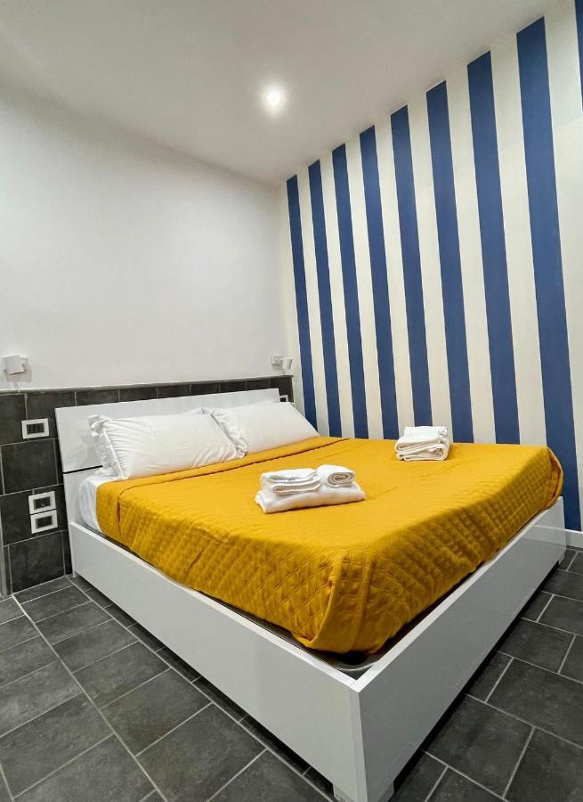 Отель Yacht Club Angioino Неаполь Экстерьер фото