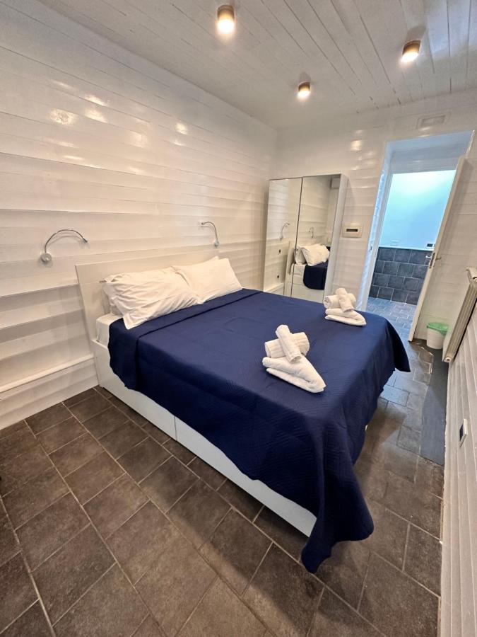 Отель Yacht Club Angioino Неаполь Экстерьер фото