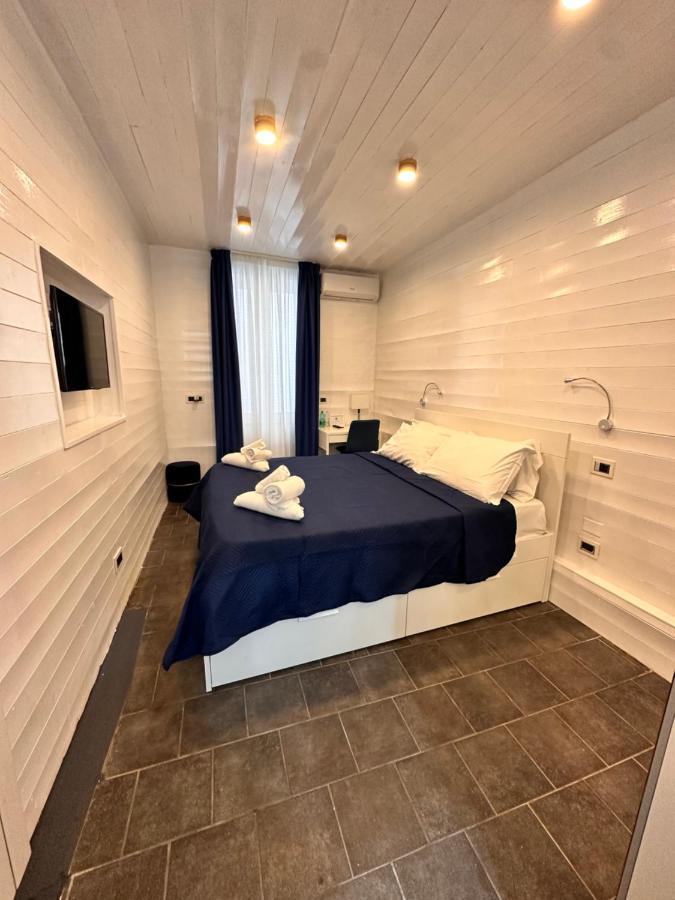 Отель Yacht Club Angioino Неаполь Экстерьер фото